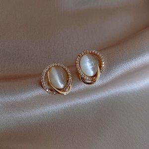 🔥 NWT! Cat eyes earrings